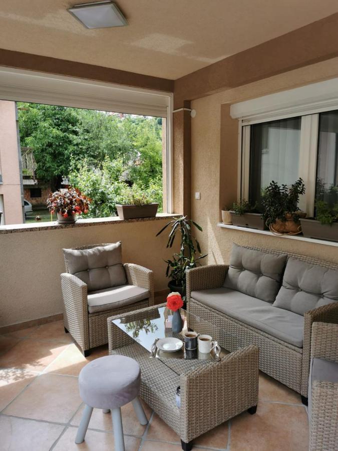 Apartman Jela โนวาวาโรช ภายนอก รูปภาพ