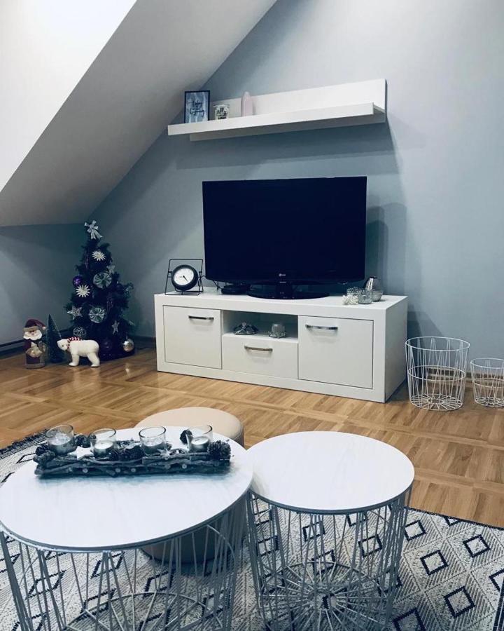 Apartman Jela โนวาวาโรช ภายนอก รูปภาพ