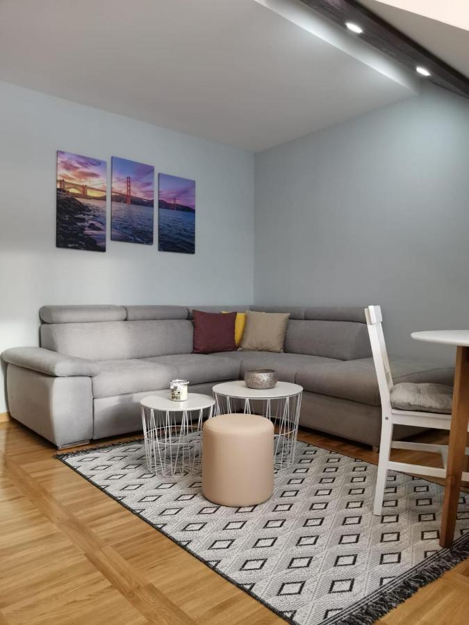 Apartman Jela โนวาวาโรช ภายนอก รูปภาพ